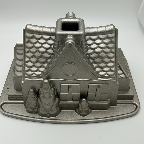 Nordic Ware Gingerbread House Bundt Silver NWOT - Picture 5 of 6